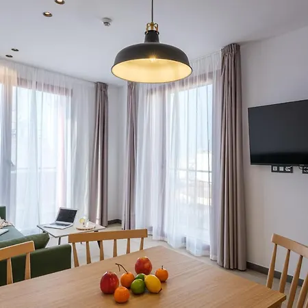 Апартаменты Tgna Reial 1