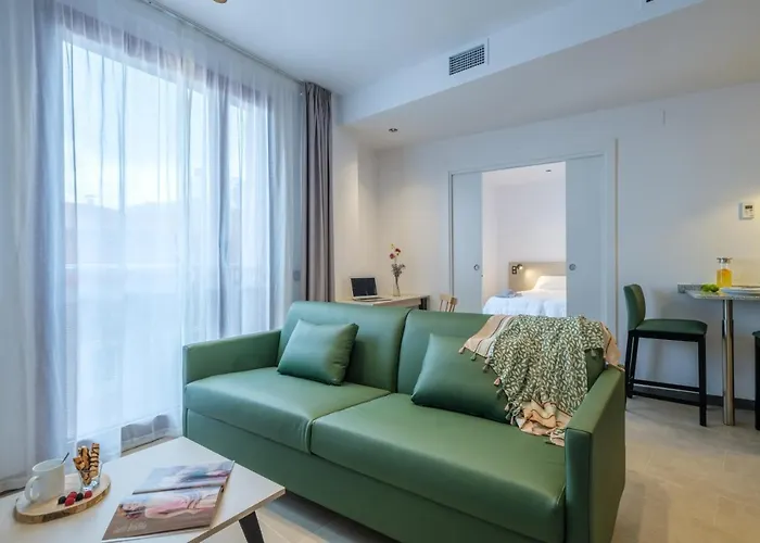 Lägenhet Tgna Reial 1 *